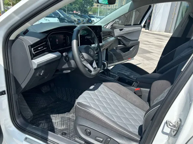 Volkswagen Sagitar — Фото автомобиля 10
