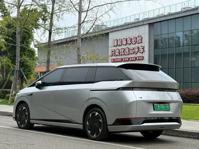 Xpeng X9 — Фото автомобиля 2