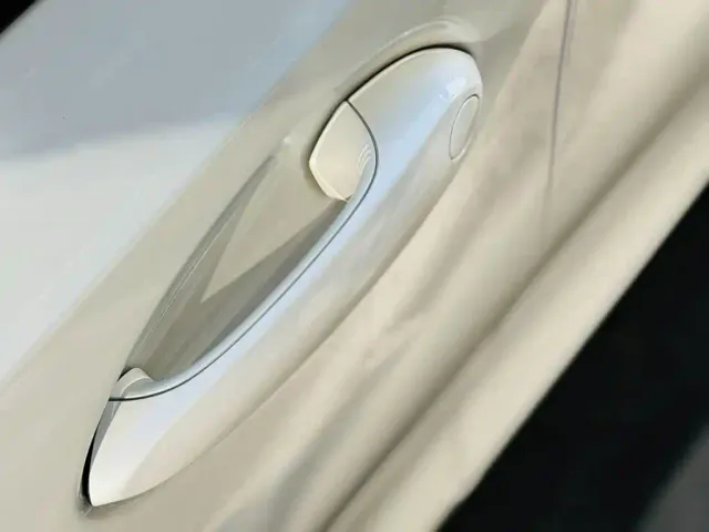 BMW 3 Series — Фото автомобиля 9