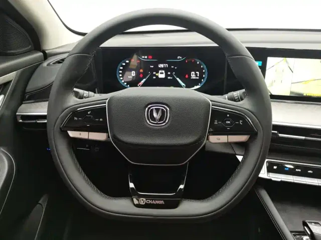 Changan Eado — Фото автомобиля 15
