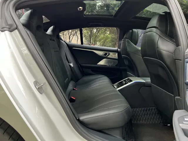 BMW BMW 8 Series 2022 840i Gran Coupe M Sport Package — Фото автомобиля 13