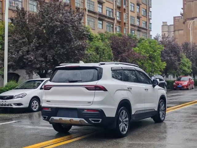Geely Haoyue — Фото автомобиля 10