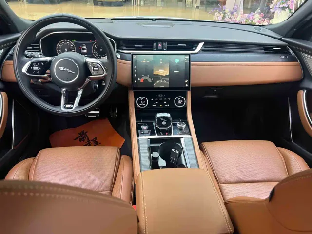 Jaguar XFL — Фото автомобиля 15
