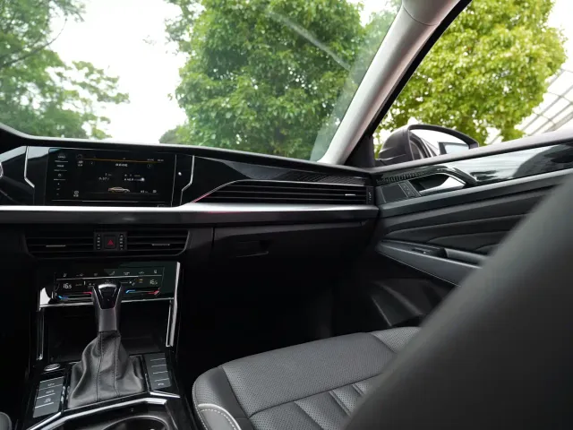 Volkswagen Passat — Фото автомобиля 11
