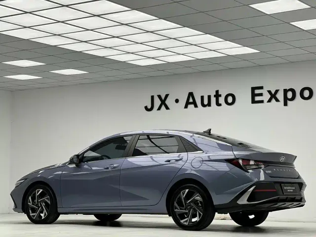 Hyundai Elantra — Фото автомобиля 7