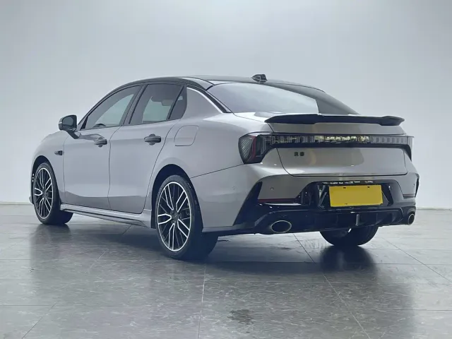 Lynk & Co 03 — Фото автомобиля 6