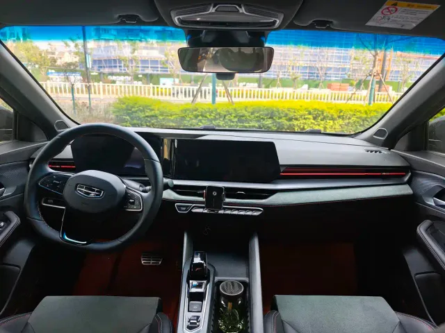 Geely Binrui — Фото автомобиля 9