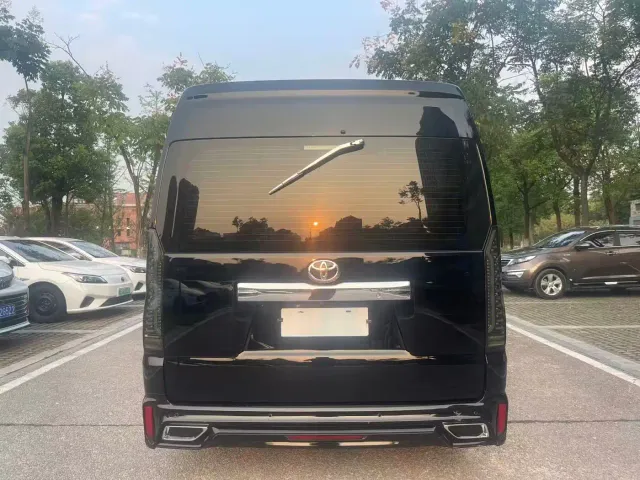 Toyota HIACE — Фото автомобиля 5