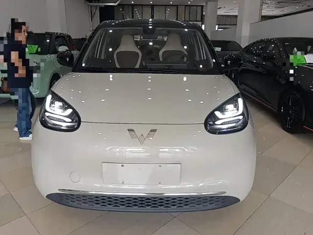 Wuling Bingo — Фото автомобиля 2