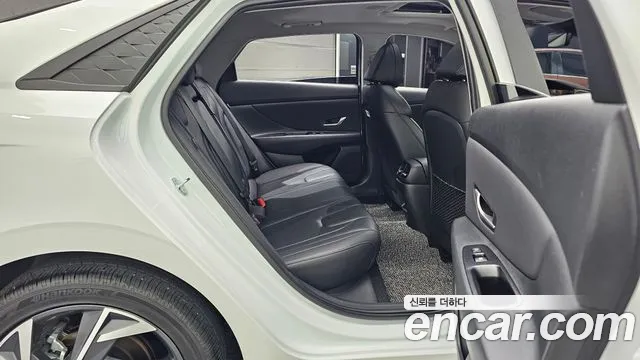 Hyundai Avante CN7 — Фото автомобиля 12