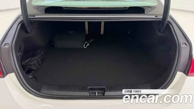 Mercedes-Benz E-Class — Фото автомобиля 13