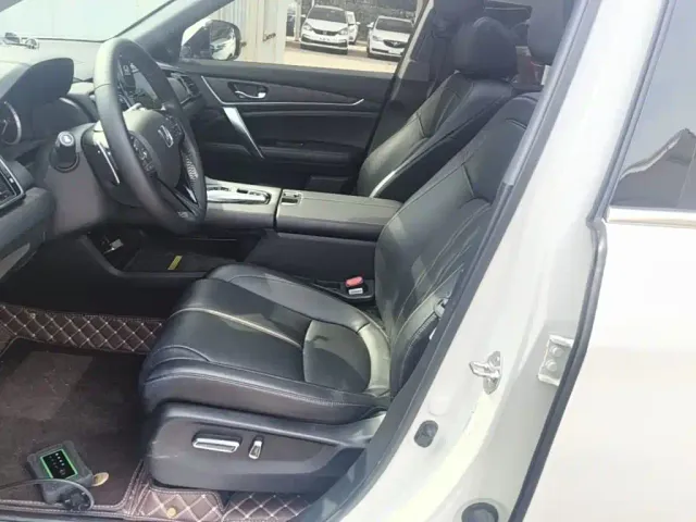 Honda UR-V — Фото автомобиля 14