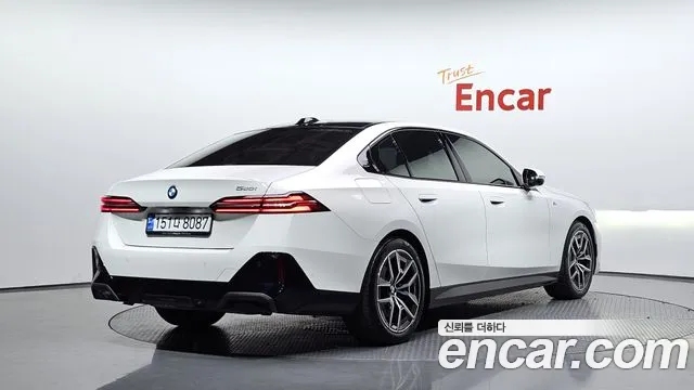 BMW 5 Series G60 — Фото автомобиля 2