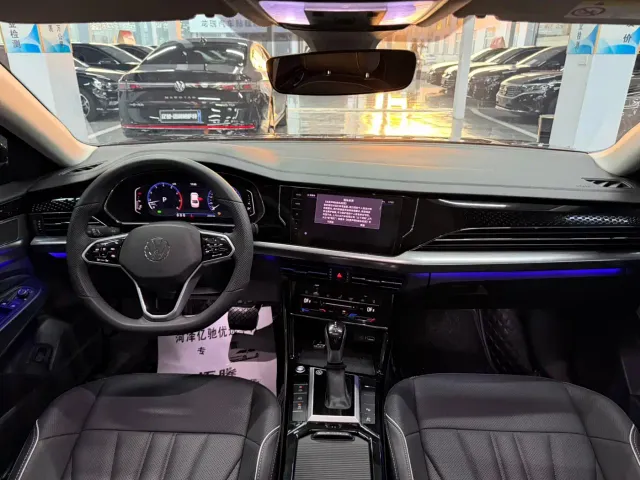 Volkswagen Passat — Фото автомобиля 7