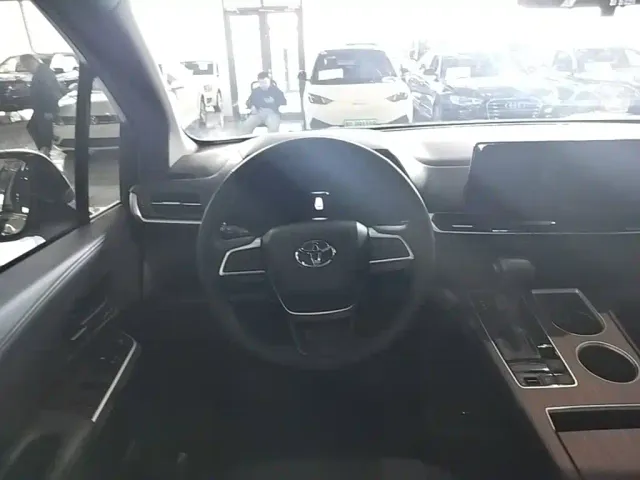 Toyota Granvia — Фото автомобиля 10