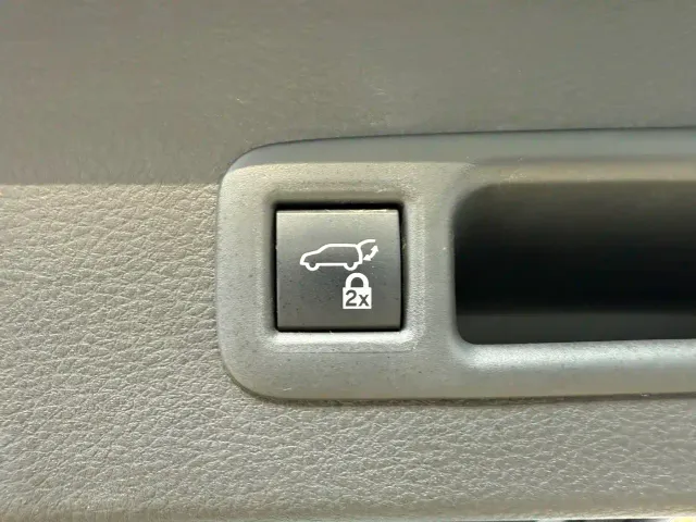 Toyota Granvia — Фото автомобиля 16