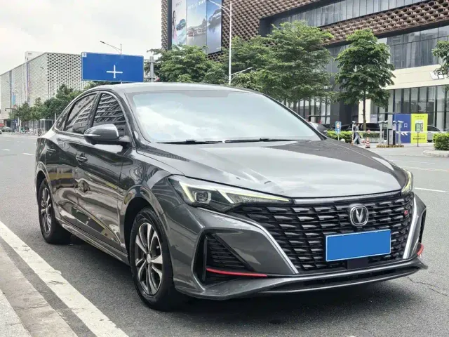 Changan Eado — Фото автомобиля 3