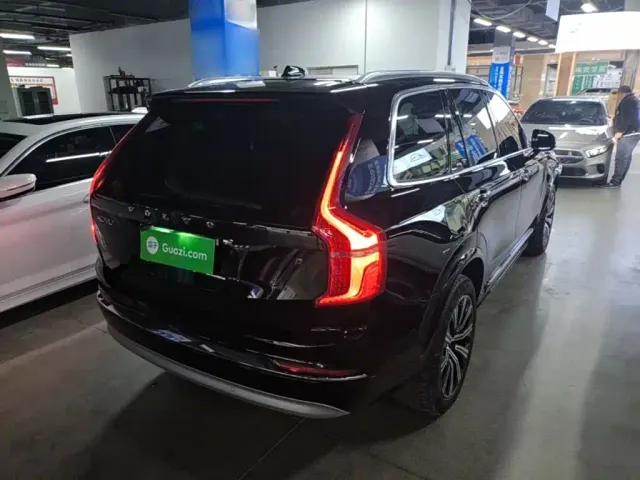 Volvo XC90 — Фото автомобиля 6