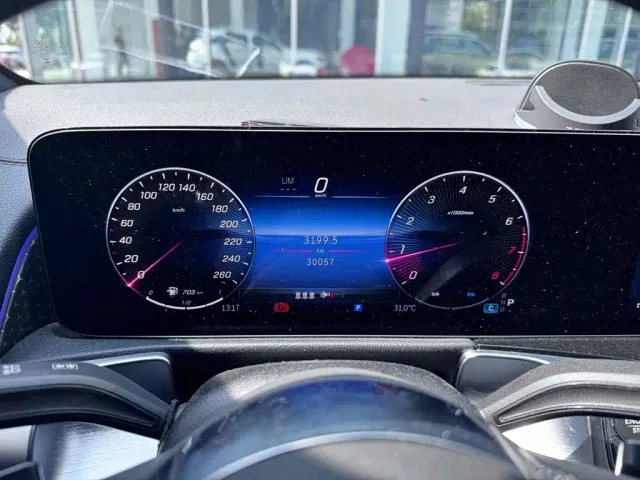 Mercedes-Benz GLB-Class — Фото автомобиля 10