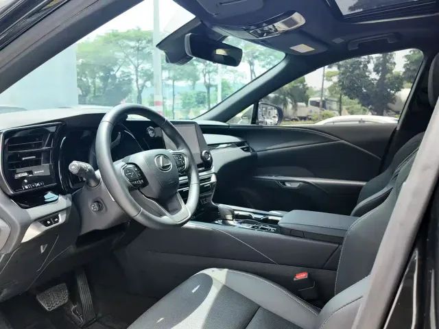 Lexus RX — Фото автомобиля 4