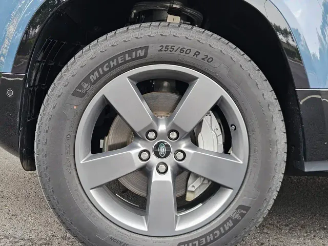 Land Rover Defender — Фото автомобиля 20