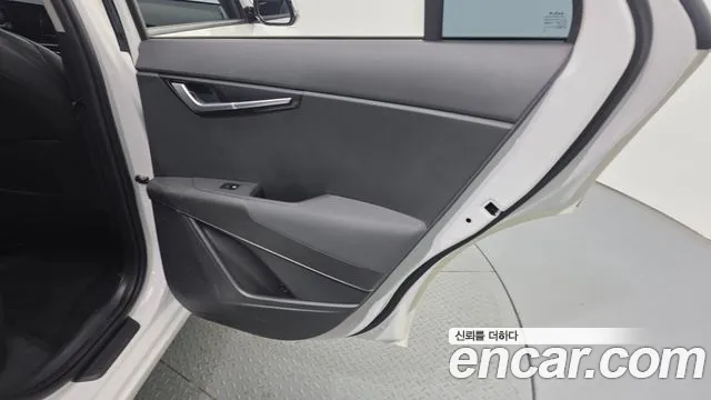 Kia Niro — Фото автомобиля 14