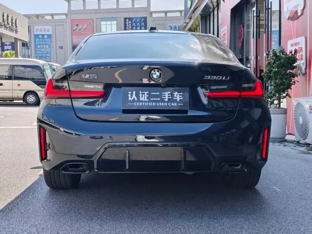 BMW 3 Series — Фото автомобиля 11
