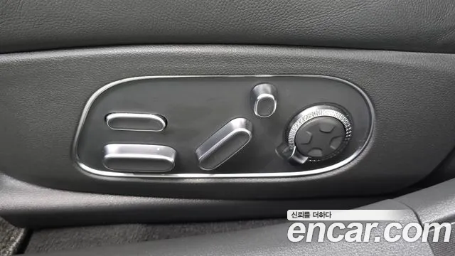 Genesis G90 Бензин 3.5 турбо AWD — Фото автомобиля 26