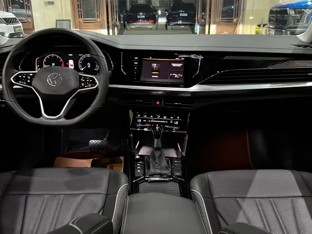 Volkswagen Passat — Фото автомобиля 17