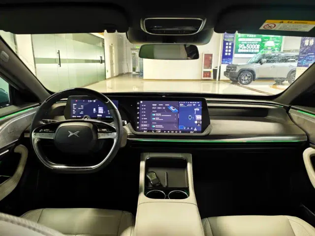 Xpeng P7 — Фото автомобиля 12