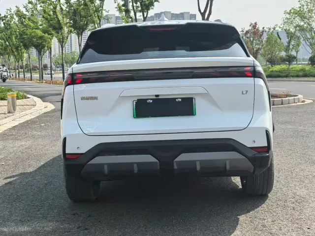 Geely Galaxy L7 — Фото автомобиля 8