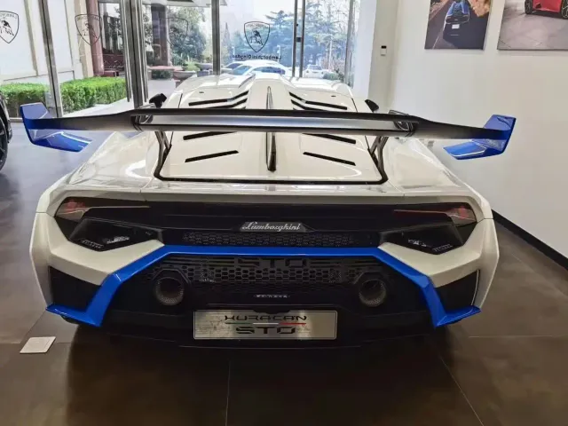 Lamborghini Huracan — Фото автомобиля 5
