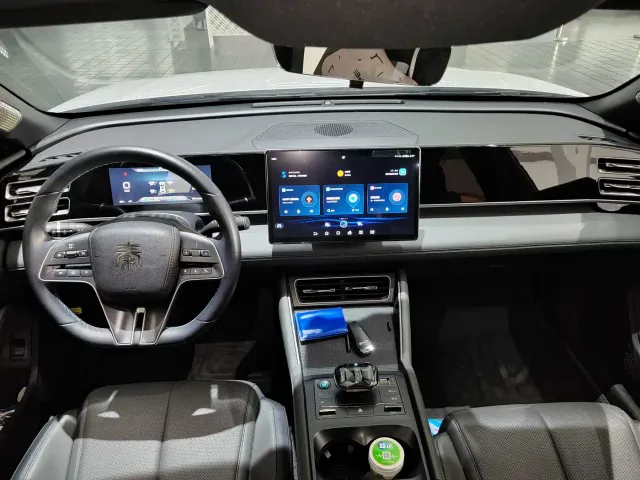 BYD Qin L — Фото автомобиля 5