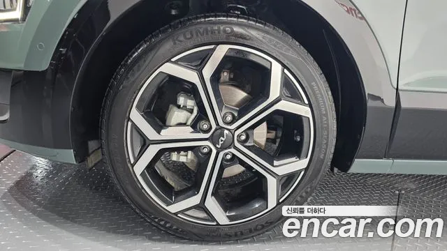 Kia Niro The All New Niro Signature — Фото автомобиля 5
