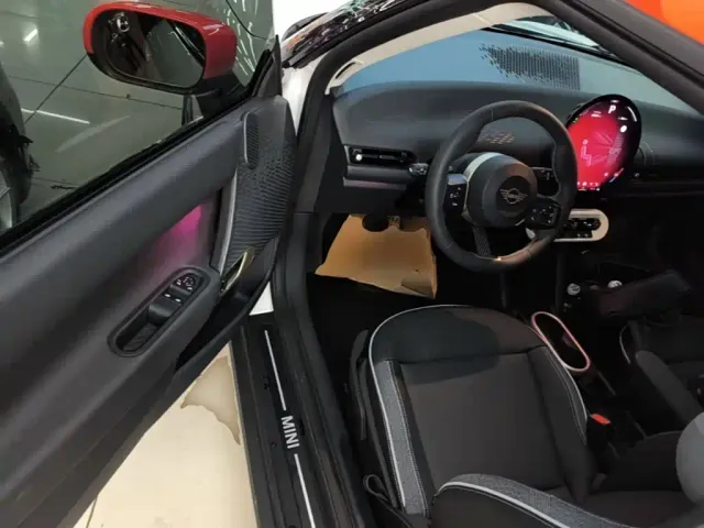 MINI Cooper — Фото автомобиля 15