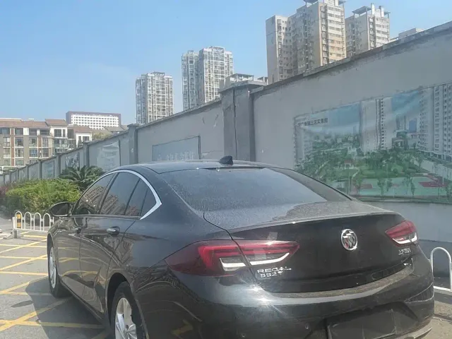 Buick Regal — Фото автомобиля 7
