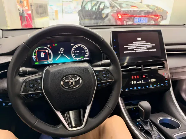 Toyota Avalon — Фото автомобиля 9
