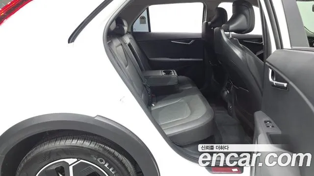 Kia Niro The All New — Фото автомобиля 17