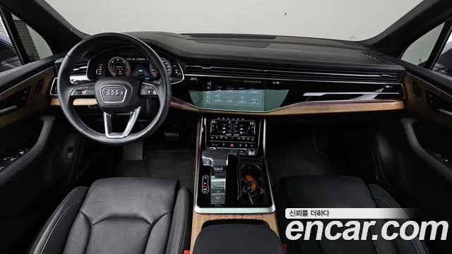 Audi Q7 — Фото автомобиля 4
