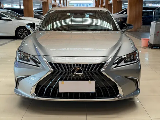 Lexus ES — Фото автомобиля 2