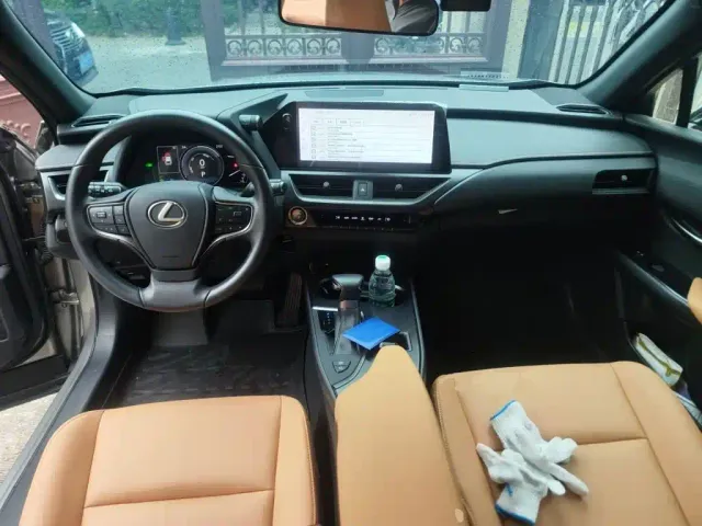 Lexus UX — Фото автомобиля 5