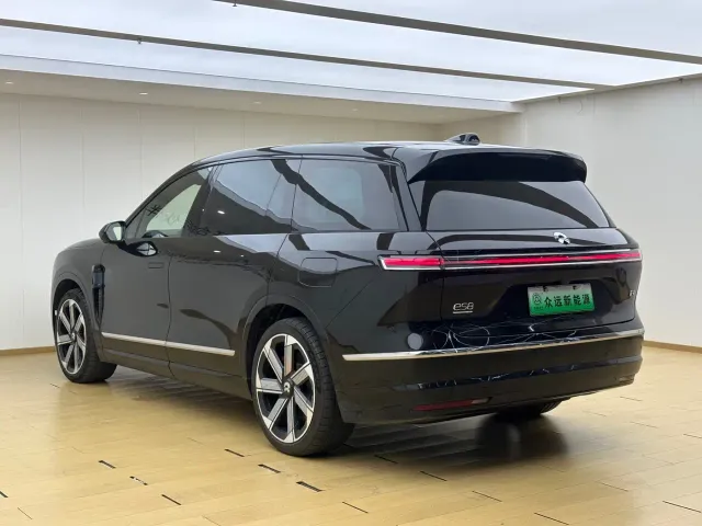 Nio ES8 — Фото автомобиля 21