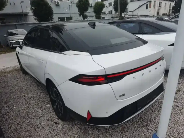 Xpeng P5 — Фото автомобиля 4