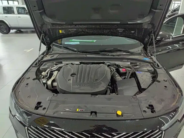Volvo S90 — Фото автомобиля 19