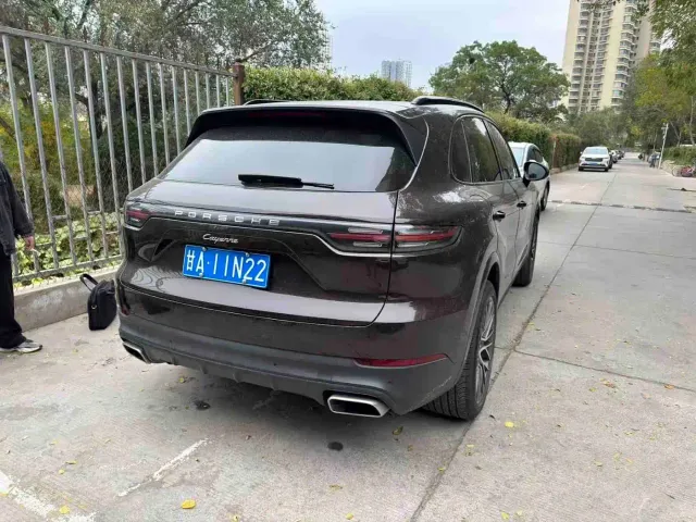 Porsche Cayenne — Фото автомобиля 6