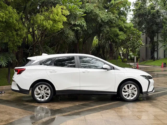 Buick Velite 6 — Фото автомобиля 9