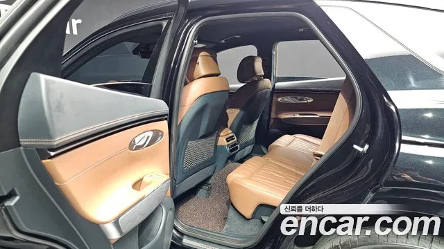 Genesis GV70 — Фото автомобиля 11