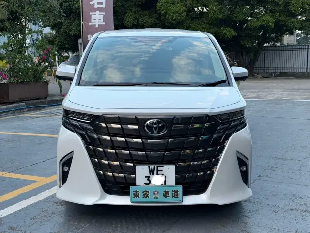 Toyota Alphard — Фото автомобиля 2