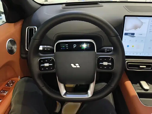 Li Auto L7 — Фото автомобиля 10
