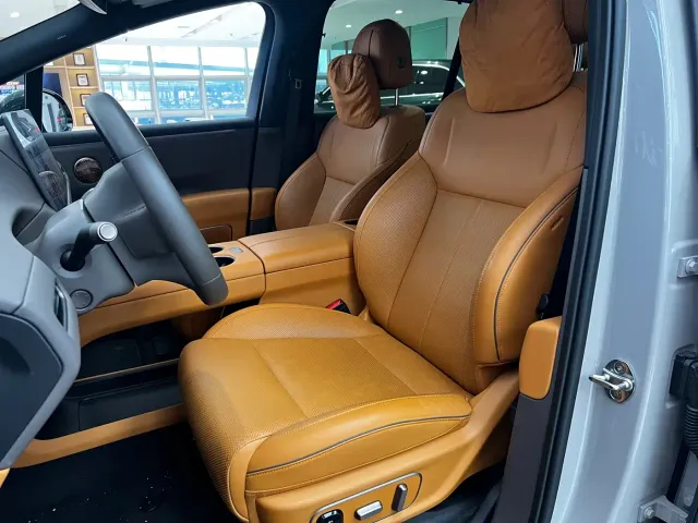 Li Auto i8 — Фото автомобиля 2